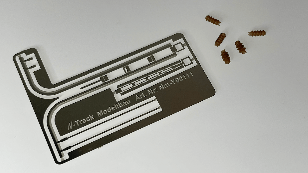 Ausleger - gebogen (N-Track Finescale),
1 Stück, Bausatz inklusive geeigneter 3D
Isolatoren