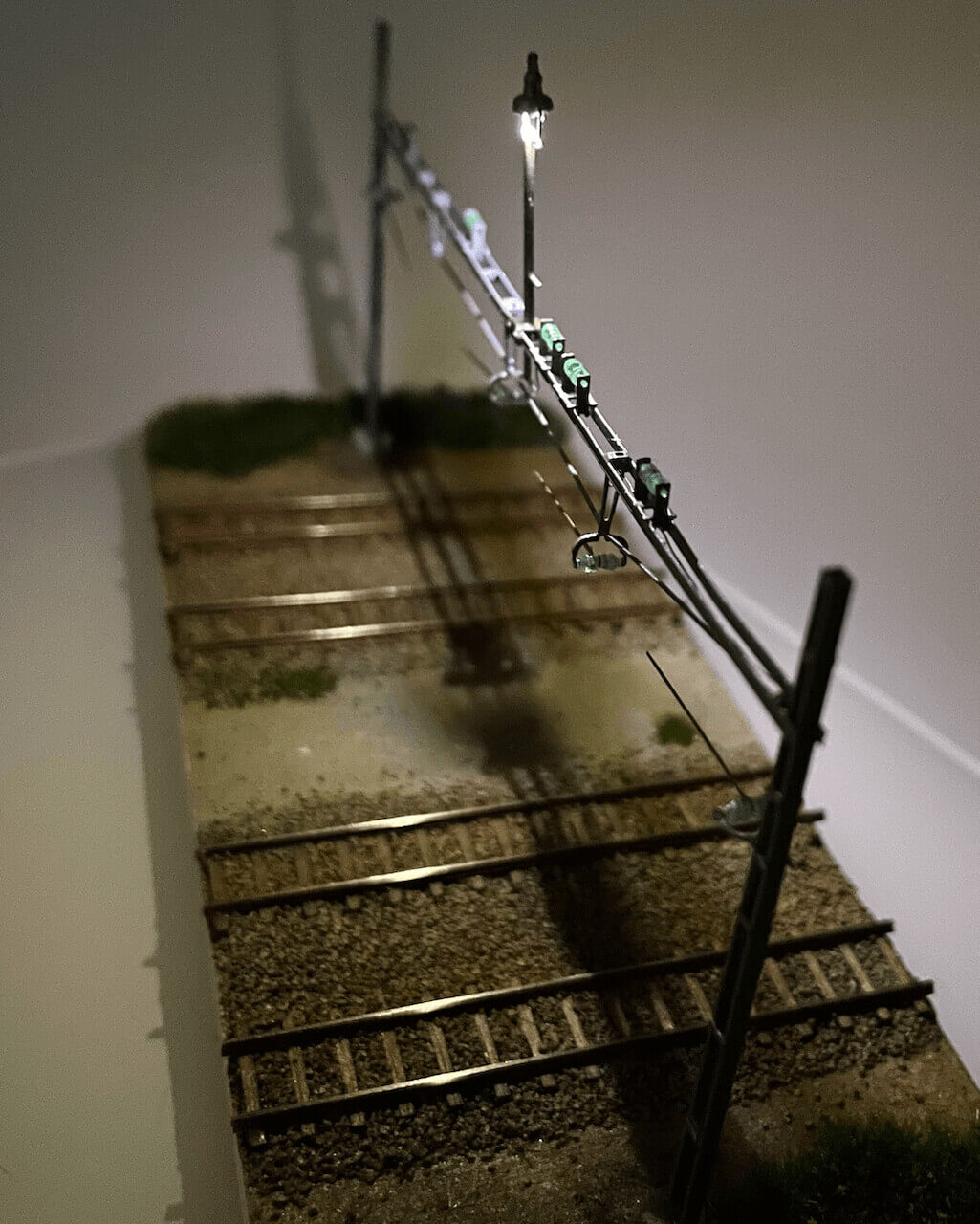 N-Track Modellbau RhB Nm / N Spur 1:160 Schmalspur Oberleitung Nm-Y00279-A