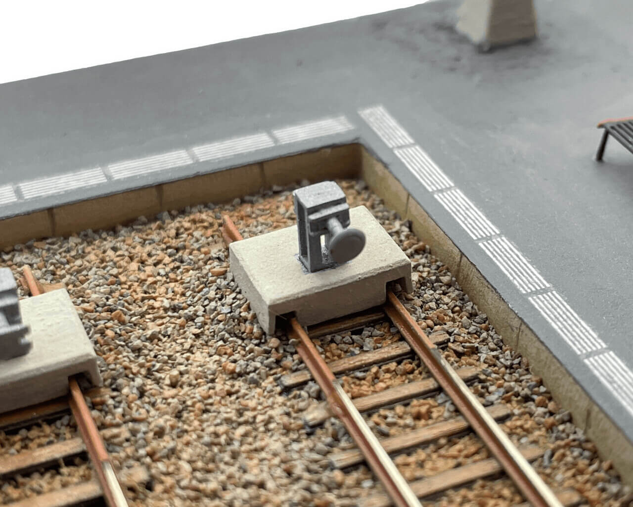 N-Track Modellbau RhB Nm / SBB N Spur 1:160 N Schmalspur Oberleitung Nm-Y00331_B